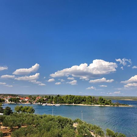 Apartment Petra Raslina Экстерьер фото